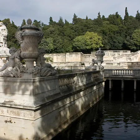 Le D'auguste- Coeur De Nimes-chaleureux-emplacement Ideal Lägenhet *