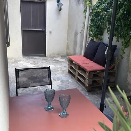 Lägenhet Le D'auguste- Coeur De Nimes-chaleureux-emplacement Ideal *