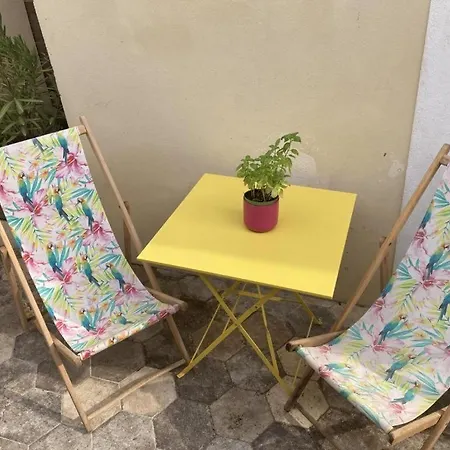 Le D'auguste- Coeur De Nimes-chaleureux-emplacement Ideal Lägenhet *