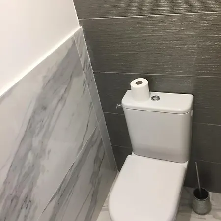 Appartement Le D'auguste- Cœur De Nîmes-chaleureux-emplacement Idéal