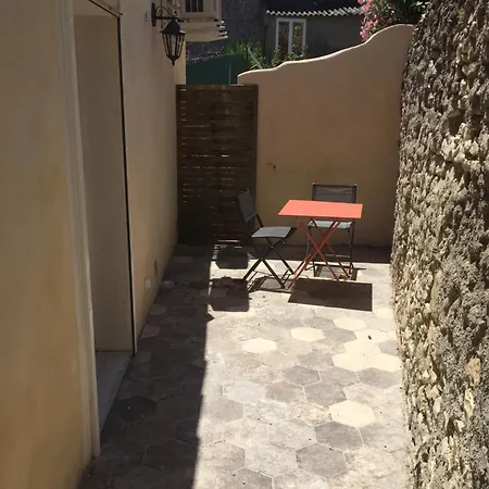 Appartement Le D'auguste- Cœur De Nîmes-chaleureux-emplacement Idéal *