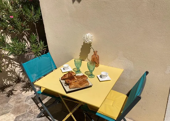 Le D'auguste- Coeur De Nimes-chaleureux-emplacement Ideal *