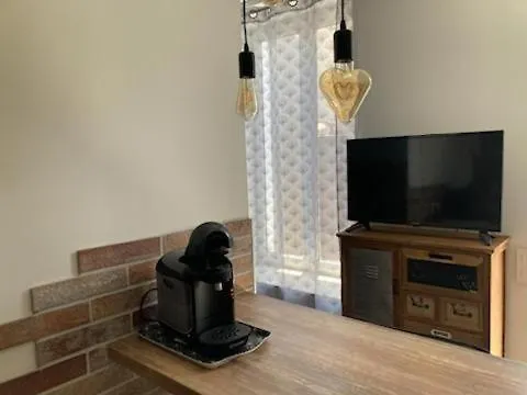 Le D'auguste- Coeur De Nimes-chaleureux-emplacement Ideal Lägenhet